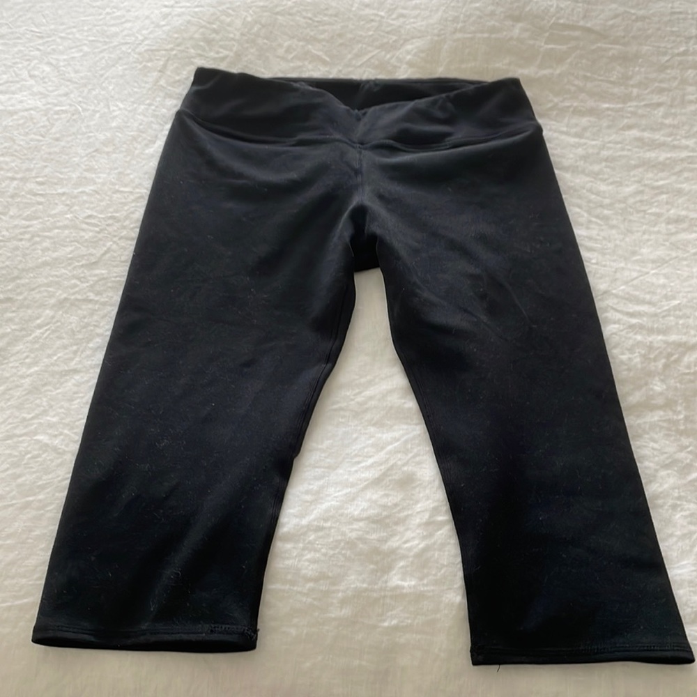 Fabletics Black Capri Leggings